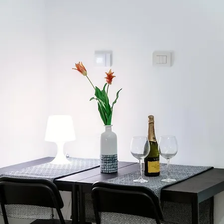 Lake Love- By Myhomeincomo Apartment Como